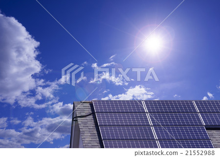 Sunlight panel exposed to sunlight in direct sunlight Power installation roof installation and blue sky white clouds Flare Global environment Energy liberalization image 21552988