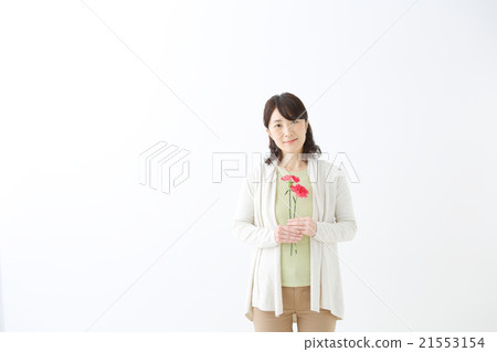 有花的中間婦女 21553154