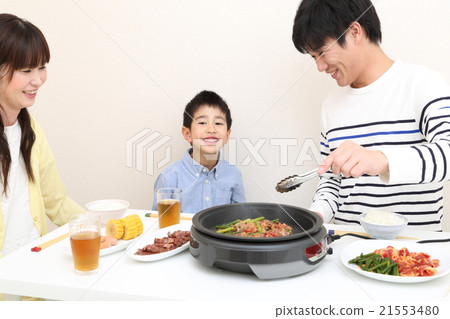 Parents and grilled meat Parents and grilled meat 21553480