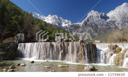 It is healed at the Kuroku Fudoku Aizetsu Valley at the foot of Tamadronose Mountain at Yunnan China 21556630