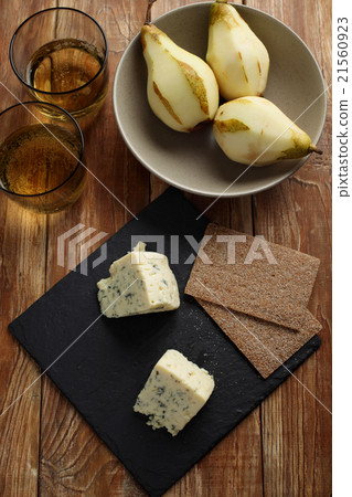 Blue cheese and pears 21560923