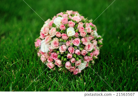 beautiful wedding bouquet with pink and white 21563507