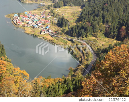 Tadami line of autumn leaves Tadami line of autumn leaves 21576422