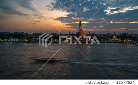Wat Arun temple in sunset, Bangkok landmark Wat Arun temple in sunset, Bangkok landmark 21577624