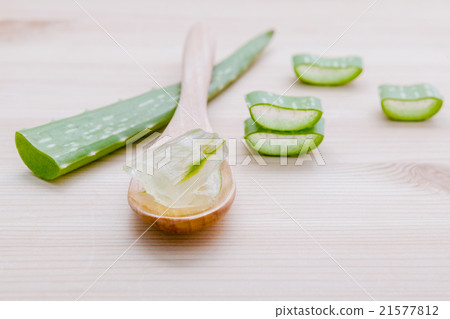 Alternative skin care aloe vera gel . Alternative skin care aloe vera gel . 21577812