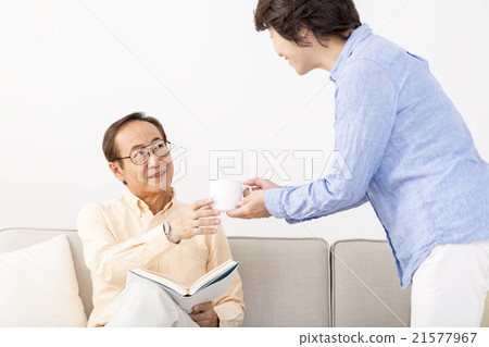 senior, reading, couple 21577967