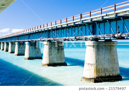 road bridge connecting Florida Keys, Florida, USA road bridge connecting Florida Keys, Florida, USA 21579497