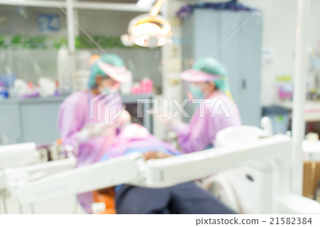 Dentist and Dental assistants in hospital  21582384