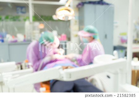 Dentist and Dental assistants in hospital  21582385