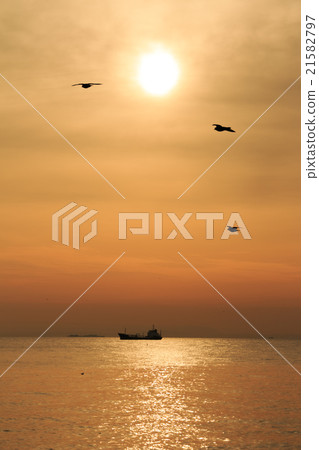 Sunset in the Hirado Bay Sunset in the Hirado Bay 21582797