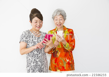 兩名高級女性 兩名高級女性 21586233