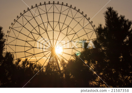 Kasai Rinkai公園弗累斯大轉輪，上升的日出 21587358