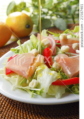 Salad of raw ham 21587401