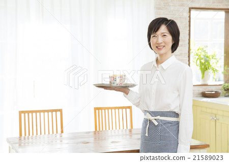 圍裙50的女性 21589023