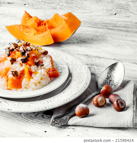 Porridge made of pumpkin 21590424