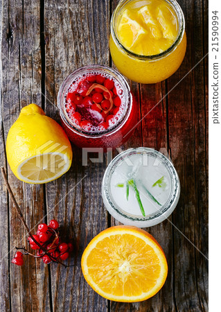 refreshing juice from fruits and aloe 21590994