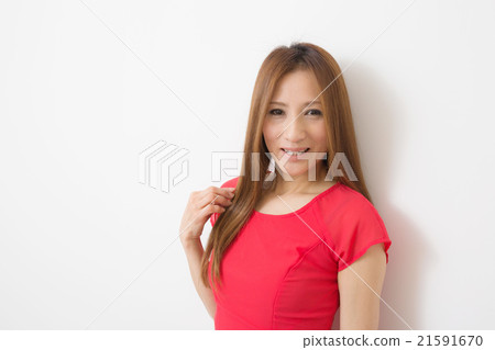 30多歲的女性 30多歲的女性 21591670