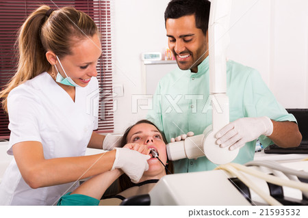 Dentist doing digital xray 21593532