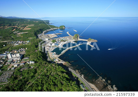 Shiretoko Utoro fishing port aerial photograph 21597339