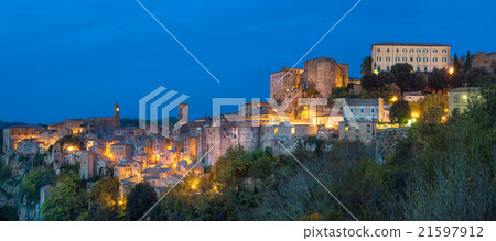 Sorano at night Sorano at night 21597912