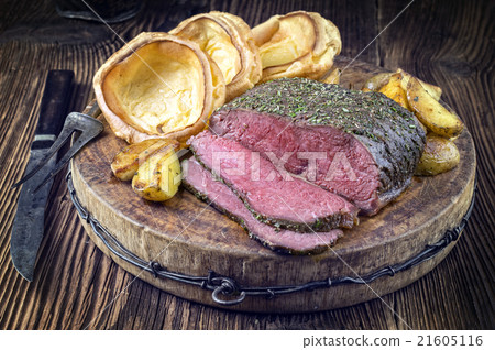 Roast Beef with Yorkshire Pudding Roast Beef with Yorkshire Pudding 21605116