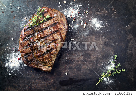 Barbecue Dry Aged Rib Eye Steak 21605152