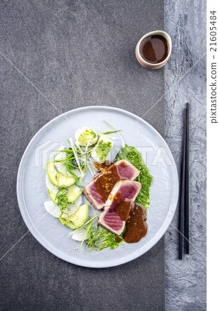 Tuna Tataki with Vegetable and Wasabi Cream 21605484