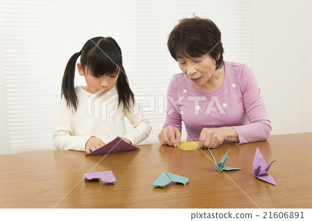 折疊摺紙孫子和祖母女孩高級摺紙 21606891