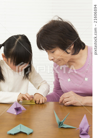 折疊摺紙孫子和祖母女孩高級摺紙 21606894