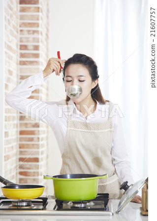 家庭主婦 21607757