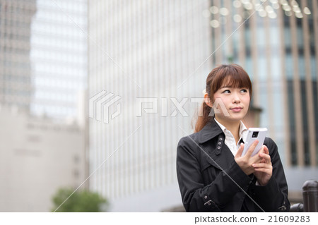 OL portrait (outdoor / building background) OL portrait (outdoor / building background) 21609283