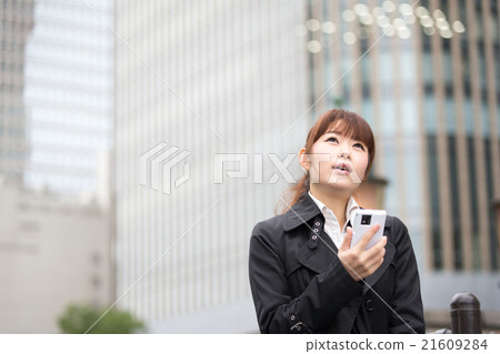 OL portrait (outdoor / building background) OL portrait (outdoor / building background) 21609284