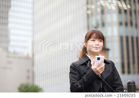 OL portrait (outdoor / building background) OL portrait (outdoor / building background) 21609285