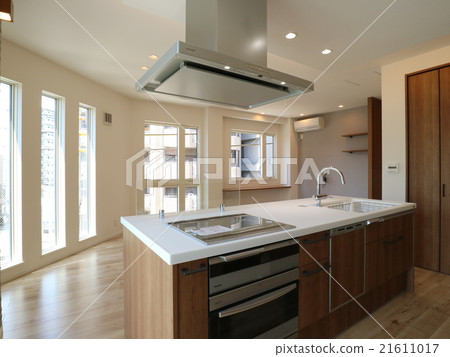 Newly built multi-floor housing 21611017