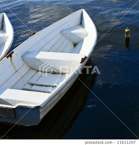 Boat on the water 21611207