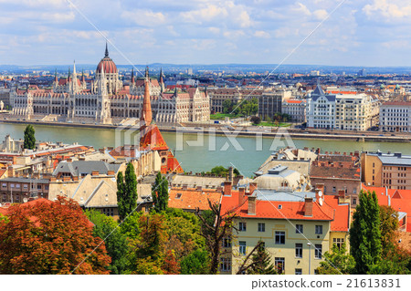 Budapest and Danube river panoramic view, Hungary Budapest and Danube river panoramic view, Hungary 21613831