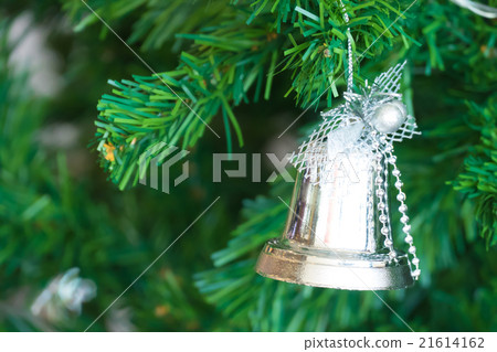 Gold Christmas background of de-focused lights Gold Christmas background of de-focused lights 21614162