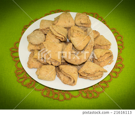 Cottage cheese cookies with cinnamon 21616113