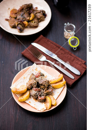 Stir-fried chicken kidney with apples Stir-fried chicken kidney with apples 21617289