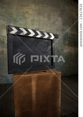 clapper 21617610