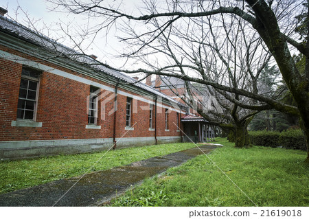 Chemistry laboratory of the fifth high school 21619018