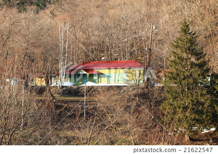 Kamuikotan station in the early spring (Hakodate main line old line) 21622547