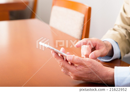 爺爺的手處理智能手機高級智能手機操作爺爺副本空間 21622952