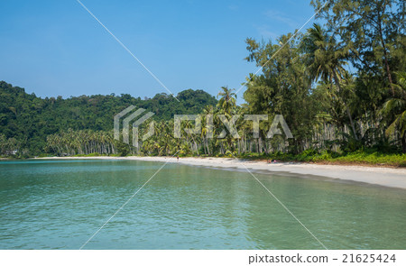 Ao Prao beach, Ko Kut island, Thailand Ao Prao beach, Ko Kut island, Thailand 21625424