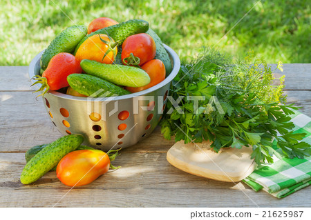 Fresh ripe vegetables 21625987