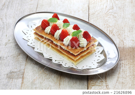 Strawberry Millefeuille 21626896