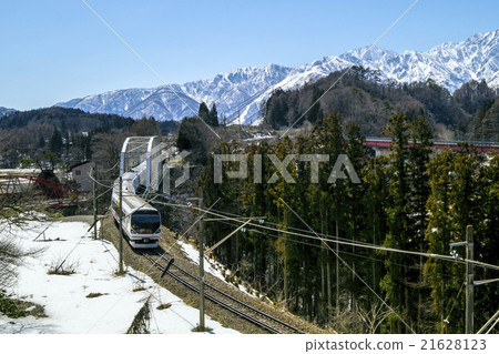 白馬村Himekawa第二大壩Daiko Line Limited附近的Azusa渡過鐵橋 21628123