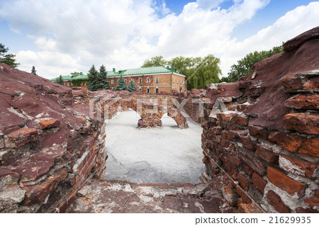 the ruins of the Brest Fortress   21629935