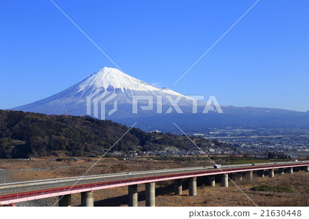 Fuji and the Tomei Expressway blue sky 21630448