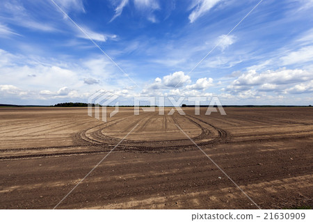 plowed agricultural field   21630909